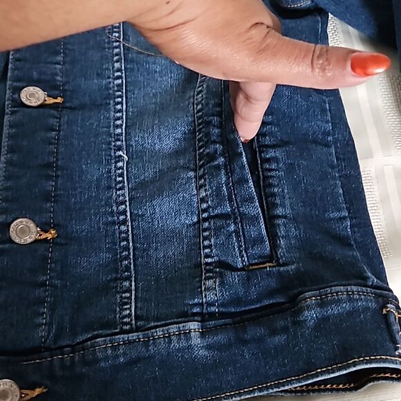 Old Navy Girl's Denim Button Front Jacket With Hoodie 10-12 Dark Blue Washed - Picture 12 of 16